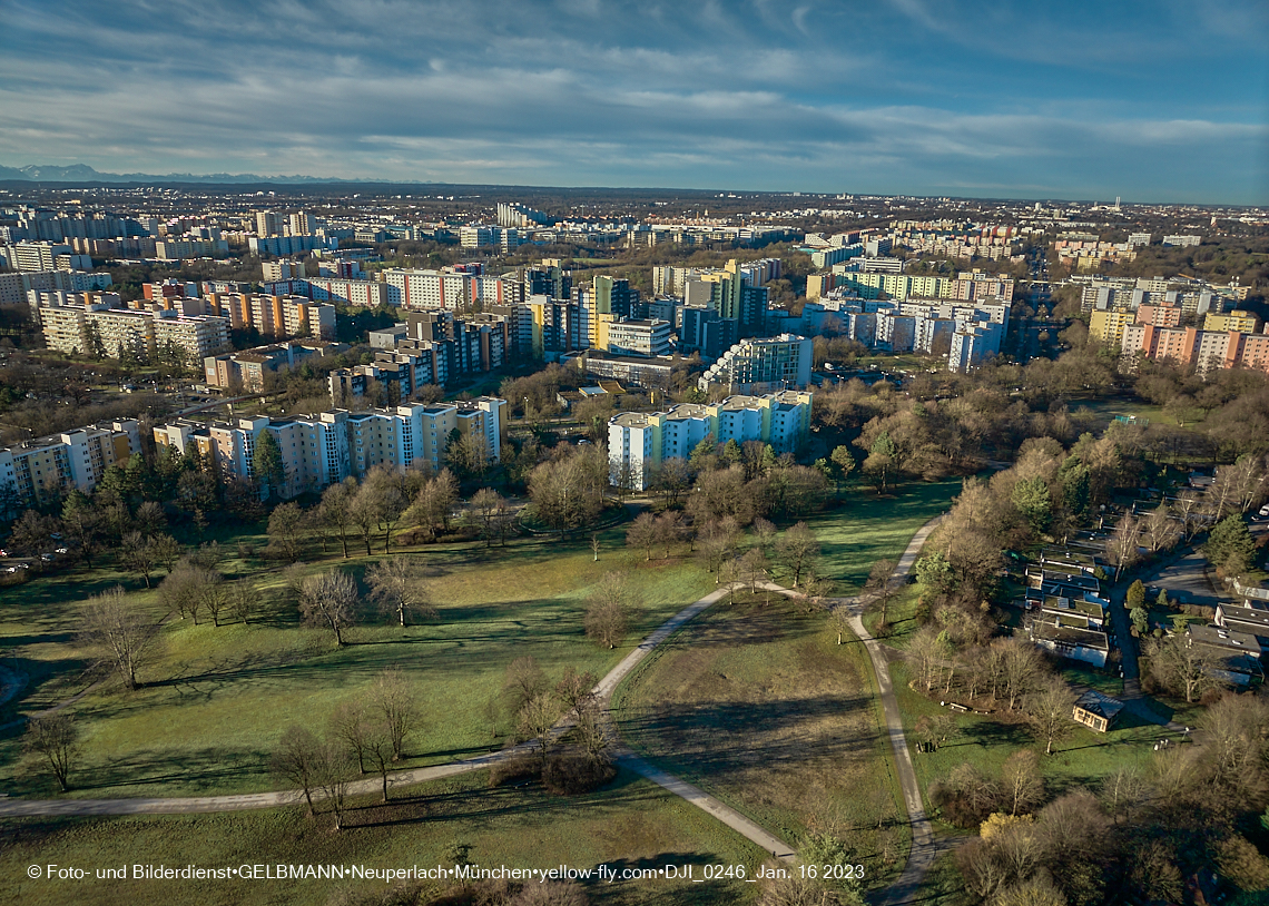 16.01.2023 - Marx-Zentrum mit Grundschule und Umgebung